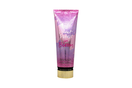 Victoria's Secret Velvet Petals in Bloom Kroppslotion 236ml Victoria's Secret